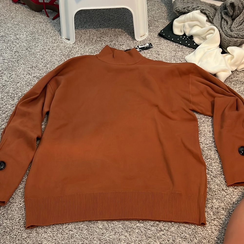 NWT Size M Ladies Sweater